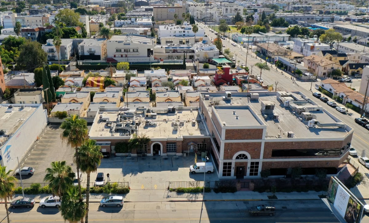 Aerial view of the existing block on Fountain Avenue before construction